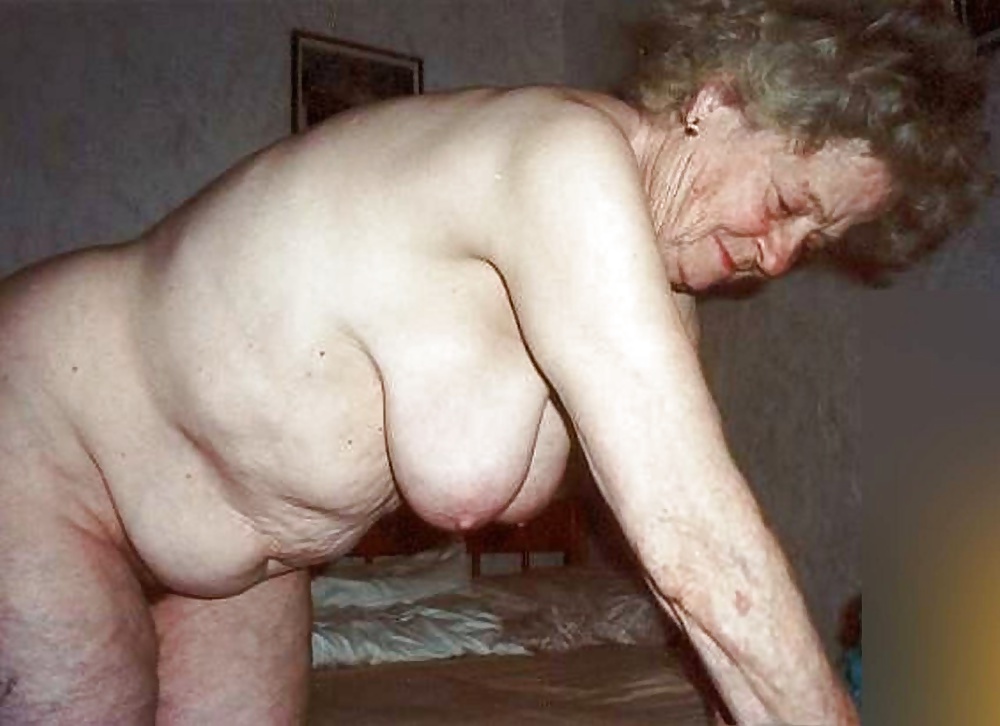 Обнаженные пожилые бабули на эротических фото