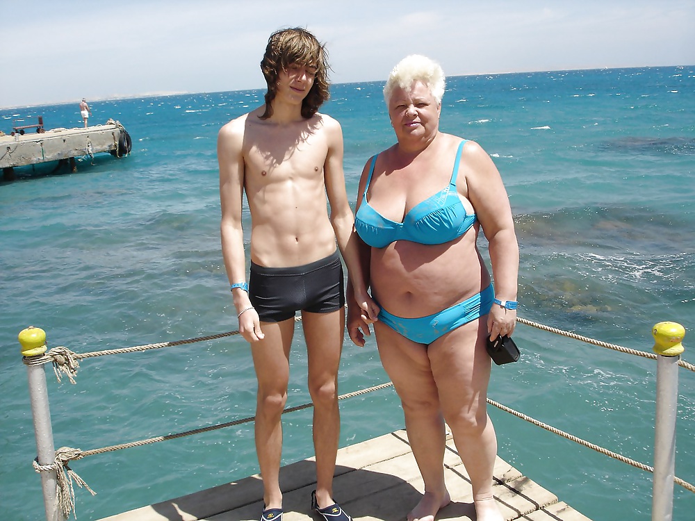 Толстые нудисты на пляже фото