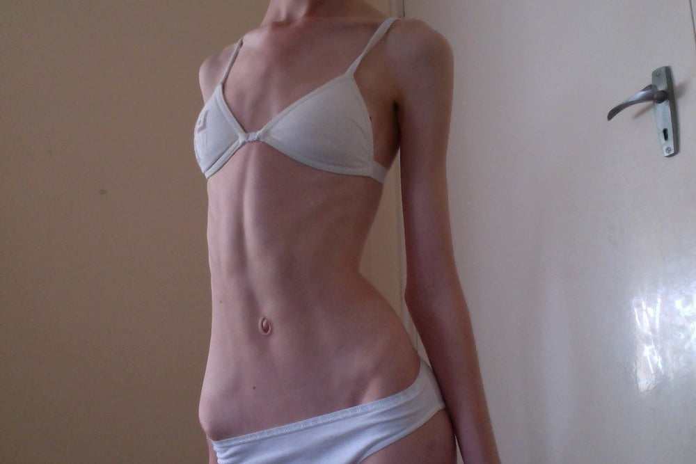 Casting skinny girl free porn photo