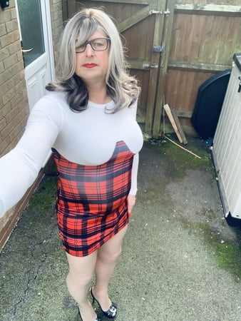 Amateur Crossdresser Kelly Cd In Red Checked Dress Nude Pan 27 Pics