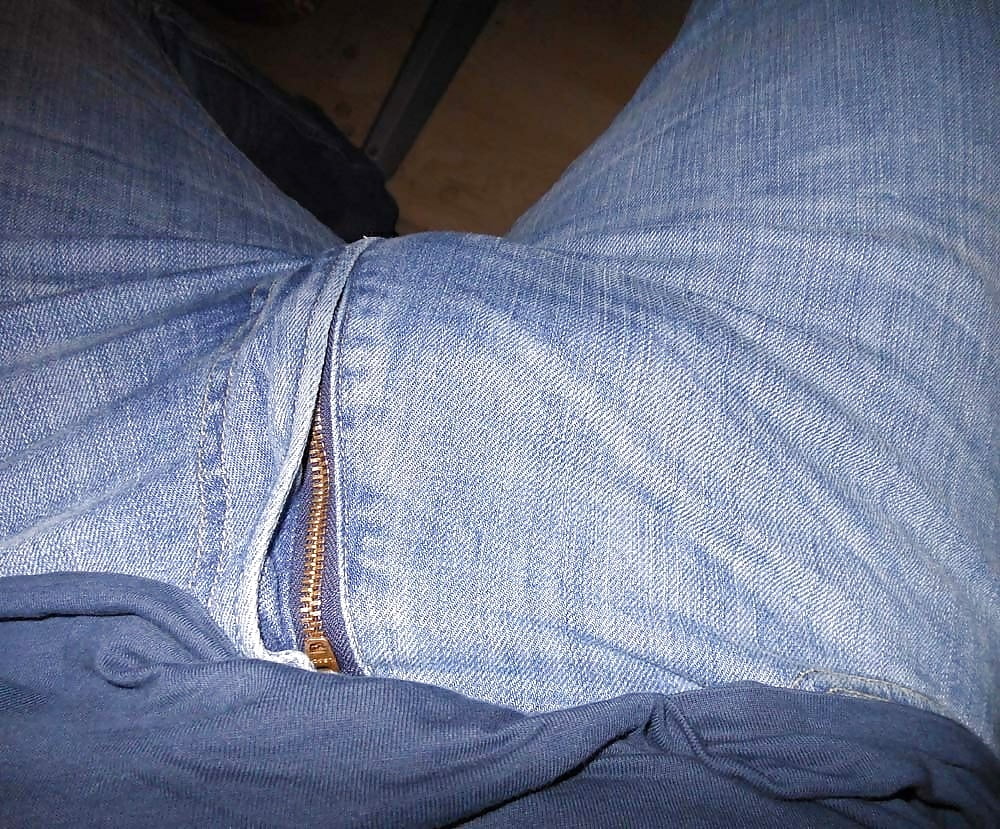 возбужденный член в джинсах фото 46