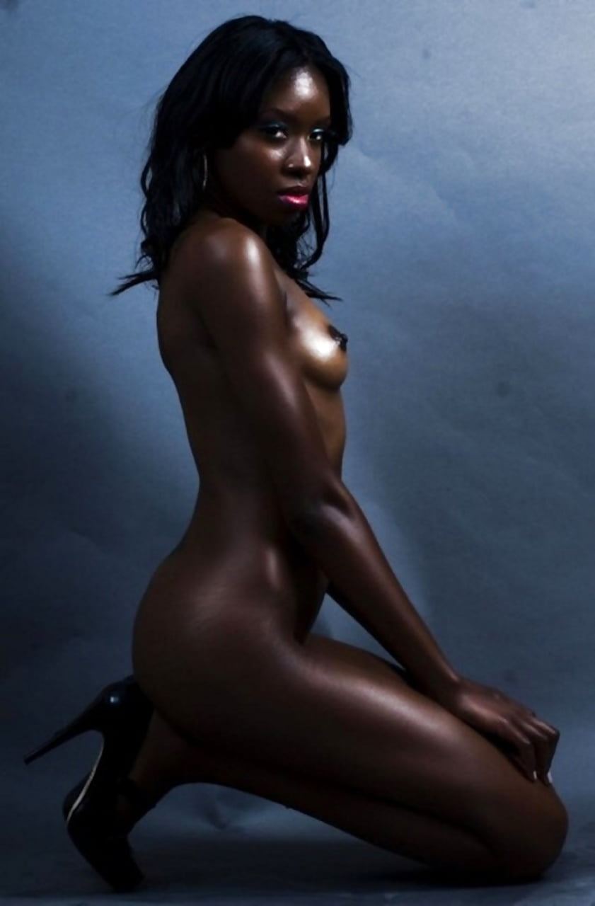 Sexy Nude Light Skinned Ebonys - Nude Pic.