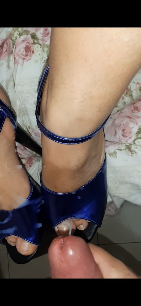 Cum on my wife blue high heels - 54 Photos 