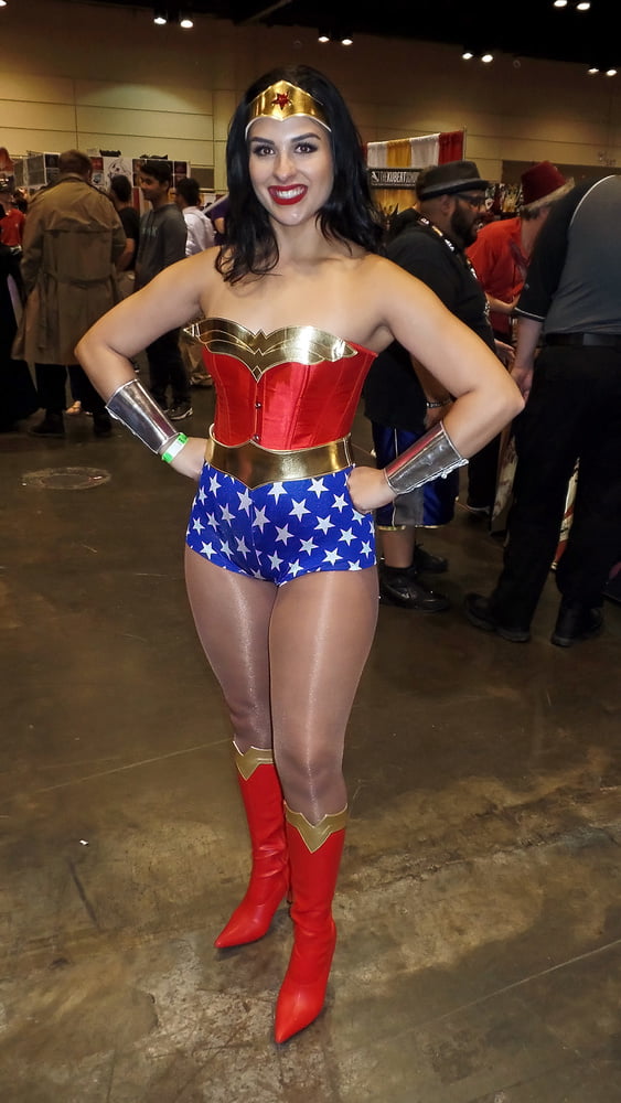 Cosplayers in Pantyhose - 27 Photos 