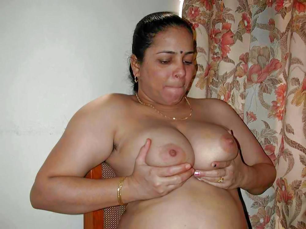 XXX INDIAN GIRLS ARE SO SEXY IV