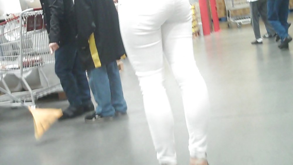 XXX Nice sexy ass & butt in white jeans looking good