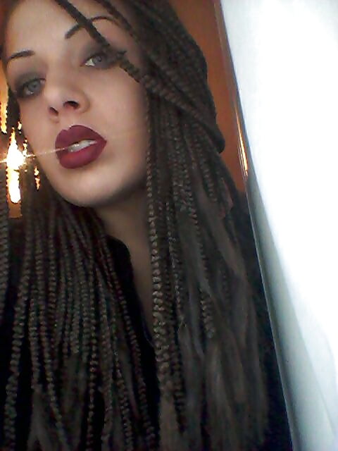 XXX Exhibitionist Carmen Nadia