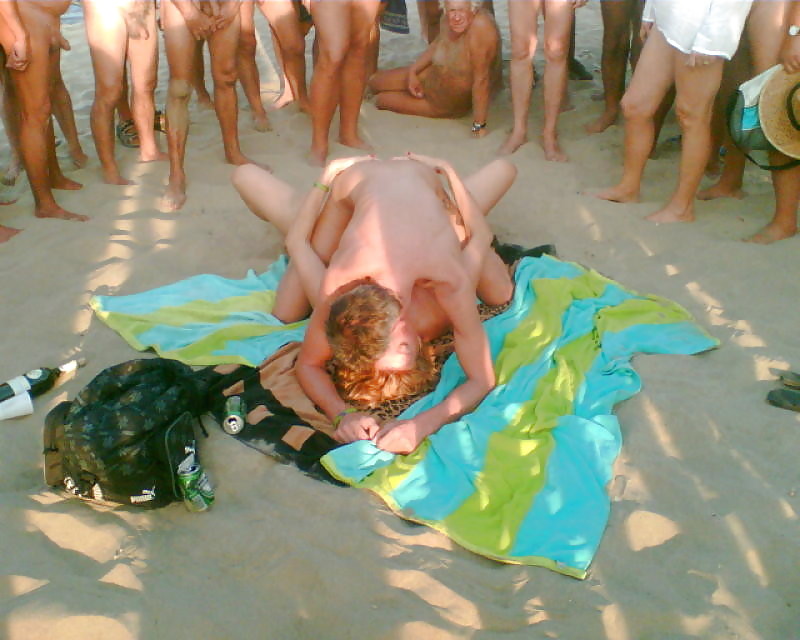 XXX les salopes baisent sur la plage