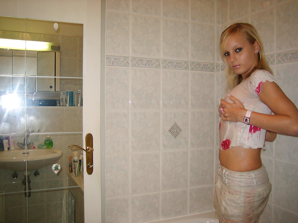 XXX Nice Skinny Blonde Teen