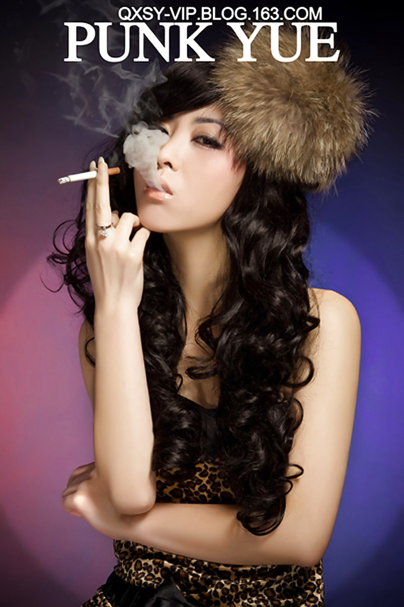 XXX smoking fetish asian - rauchende asiatische schoenheiten