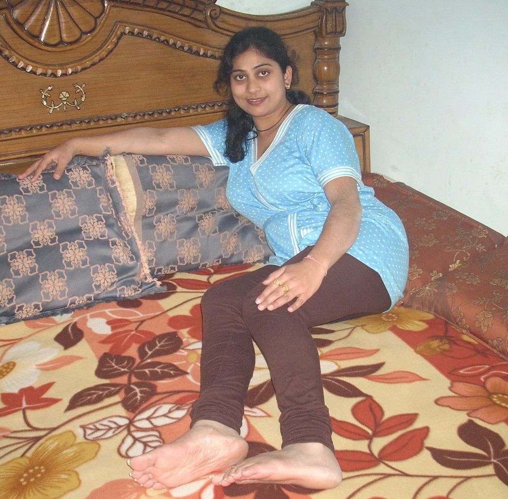 Divyas Sexy Indian feet - 48 Photos 