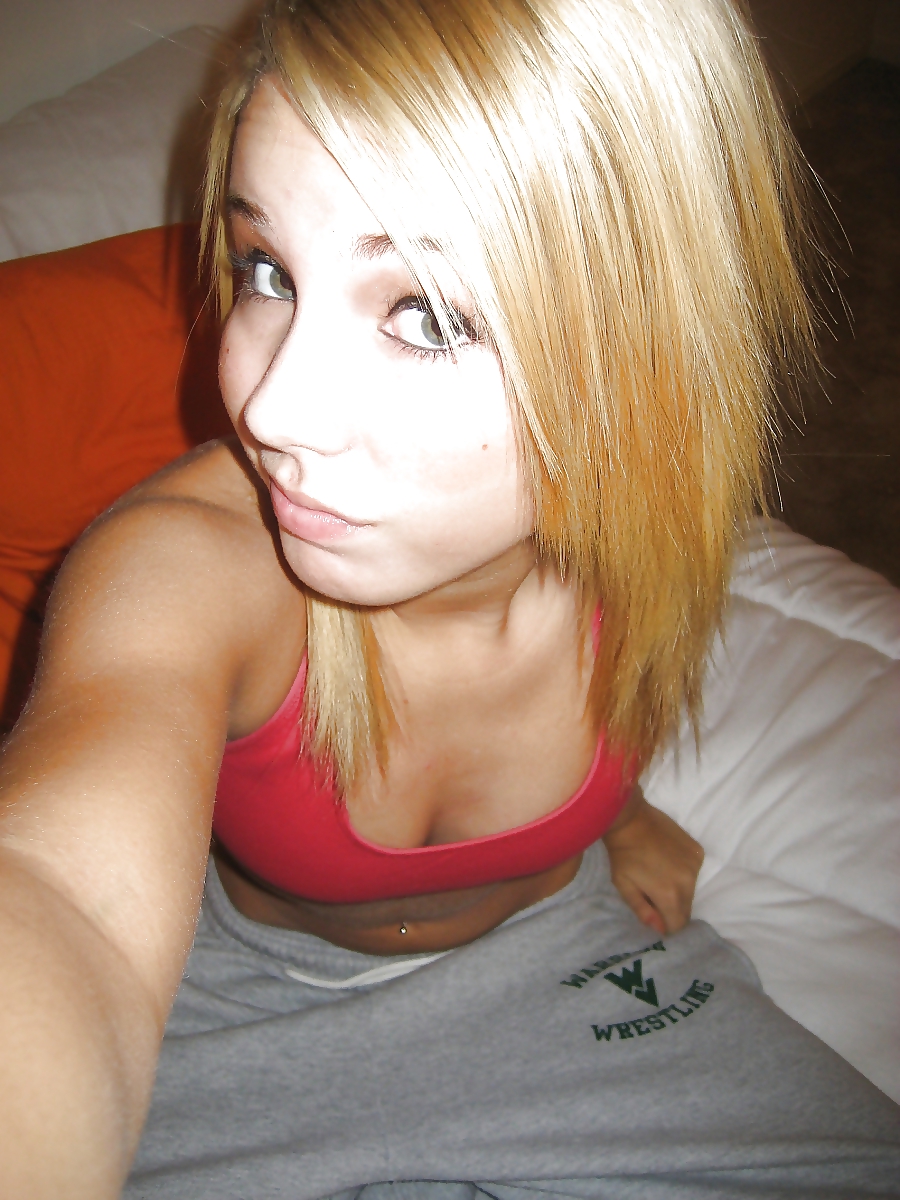 XXX Sexy Blond SelfShooter