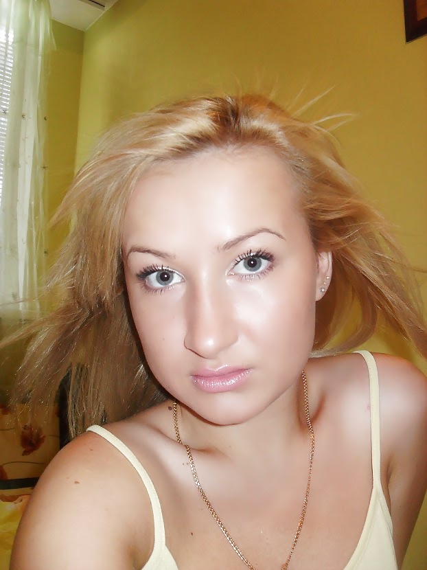 XXX teen blonde on the web