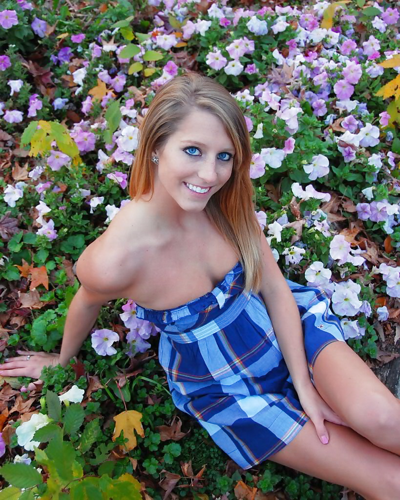 XXX Maryland college student Like To Pose Indoor Outdoor