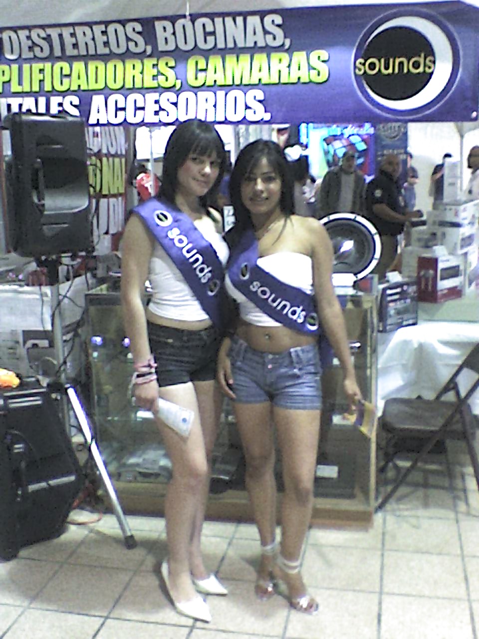 XXX carshow girls