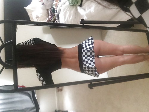 XXX Hot Body Brunette Selfies