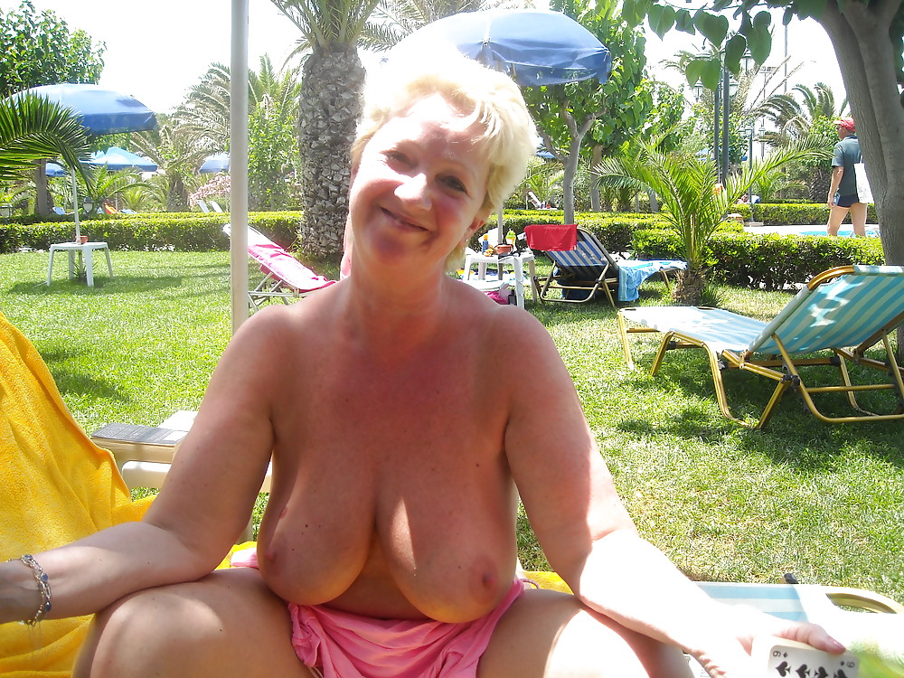 XXX Mature UK Wife -