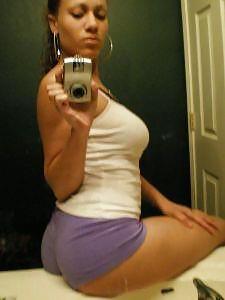 XXX she like to play wit the camera