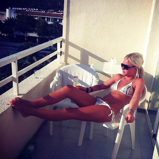 XXX Skinny pretty bikini babe Olivia