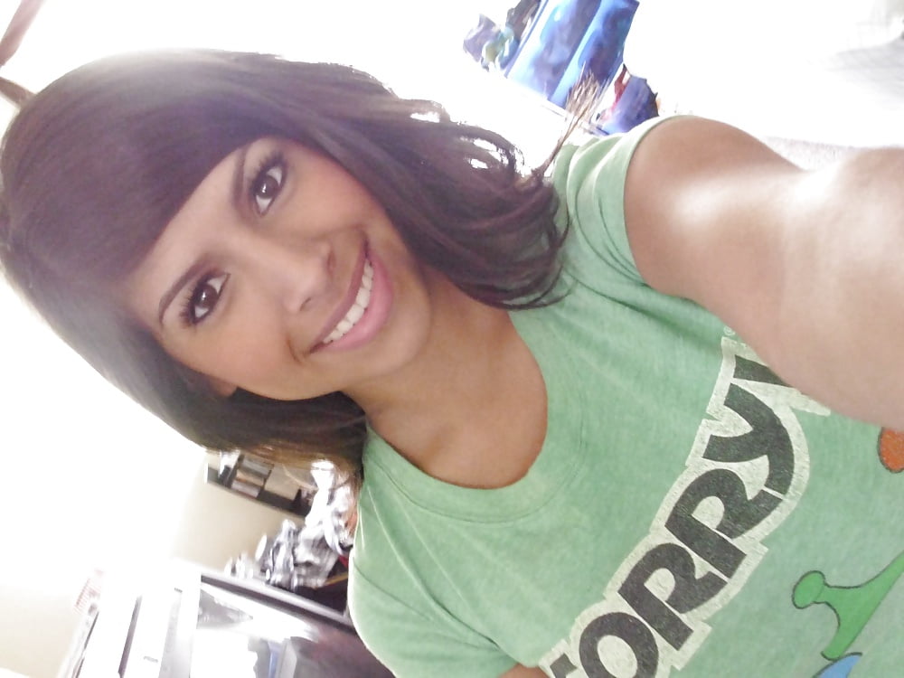 XXX Latina Self Shots