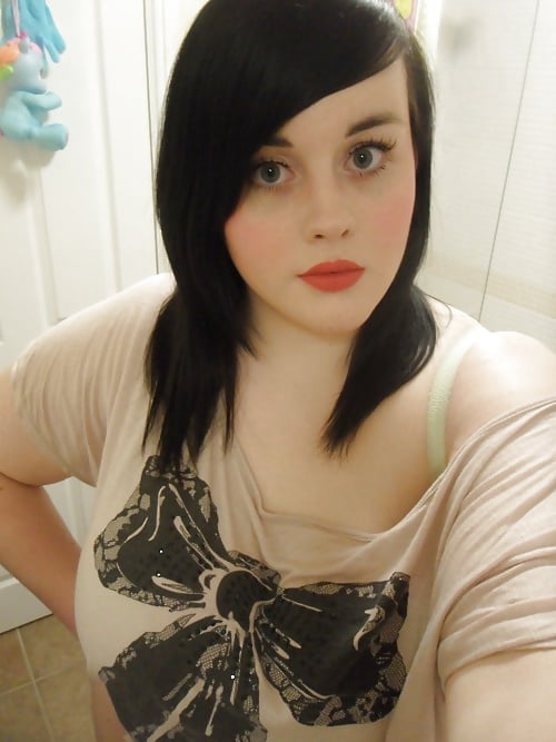 XXX Huge Tits Cute Face