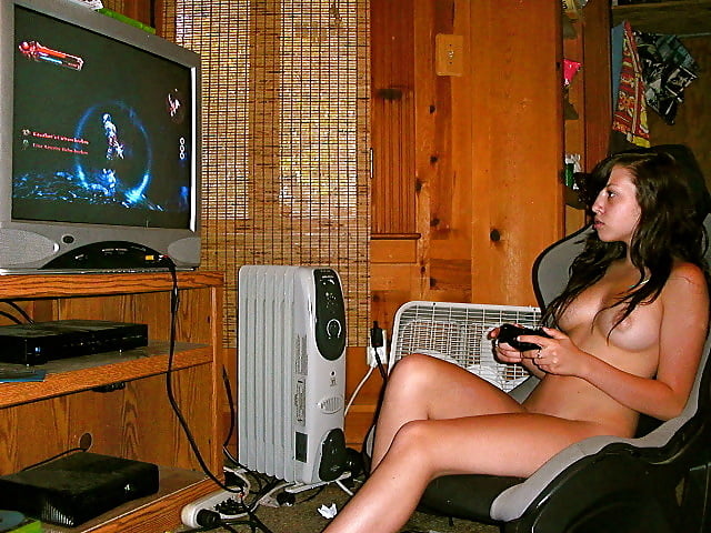 fat-nude-gamer-girls-nun-sucking-cock