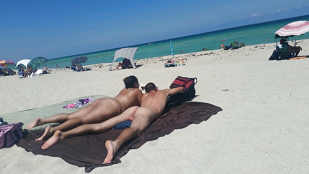XXX Beach couples