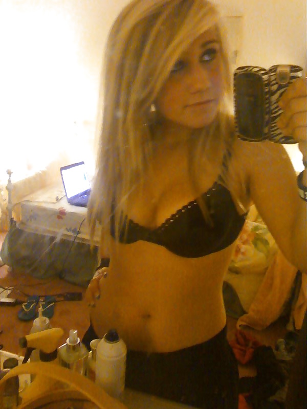 XXX Paradise teens selfshots 5