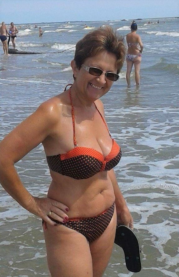 Mature Ladies Dressed But Sexy 152 - 50 Photos 