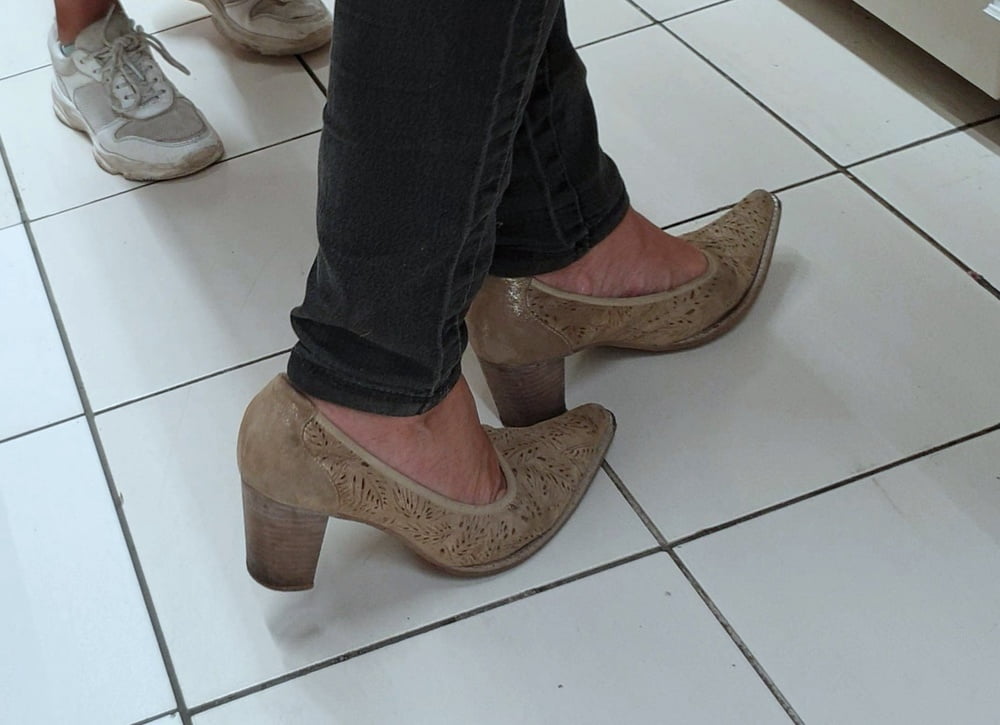 Candid feet photo #324254835