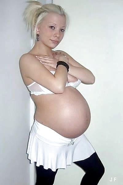 XXX pregnant amateur babes