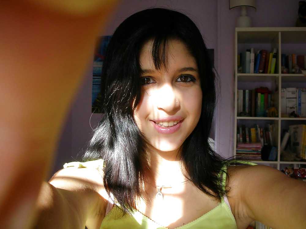 XXX Dark Haired Girl