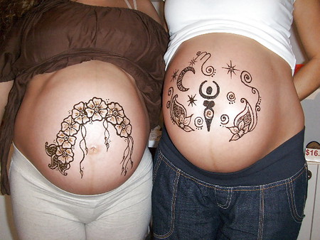 Tattoo on pregnant belly