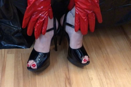 red heels and black leggings         