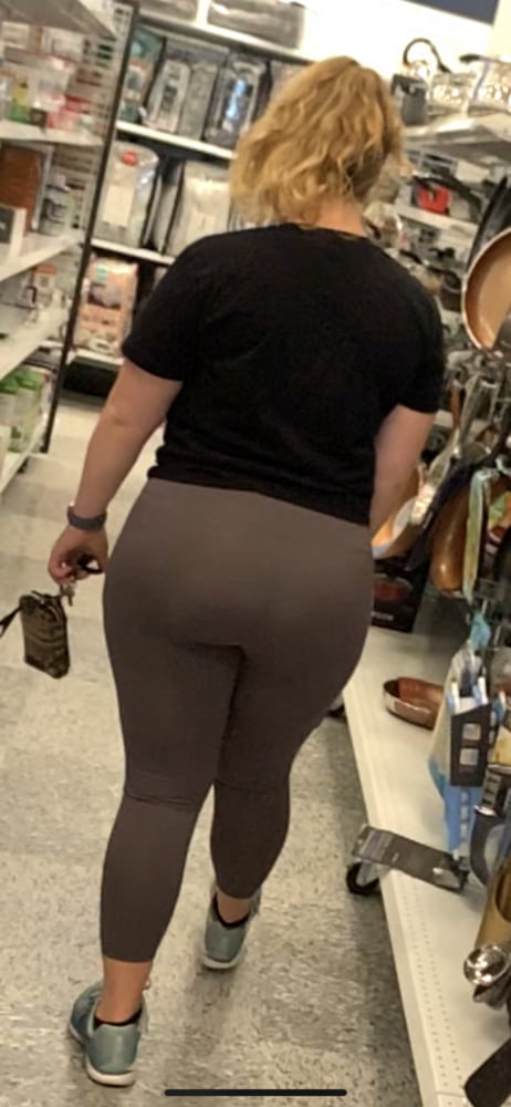 XXX BIG ASS PAWG AT STORE