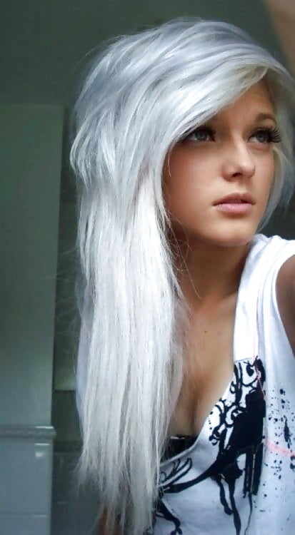 XXX Naked Sluts Selfies 002