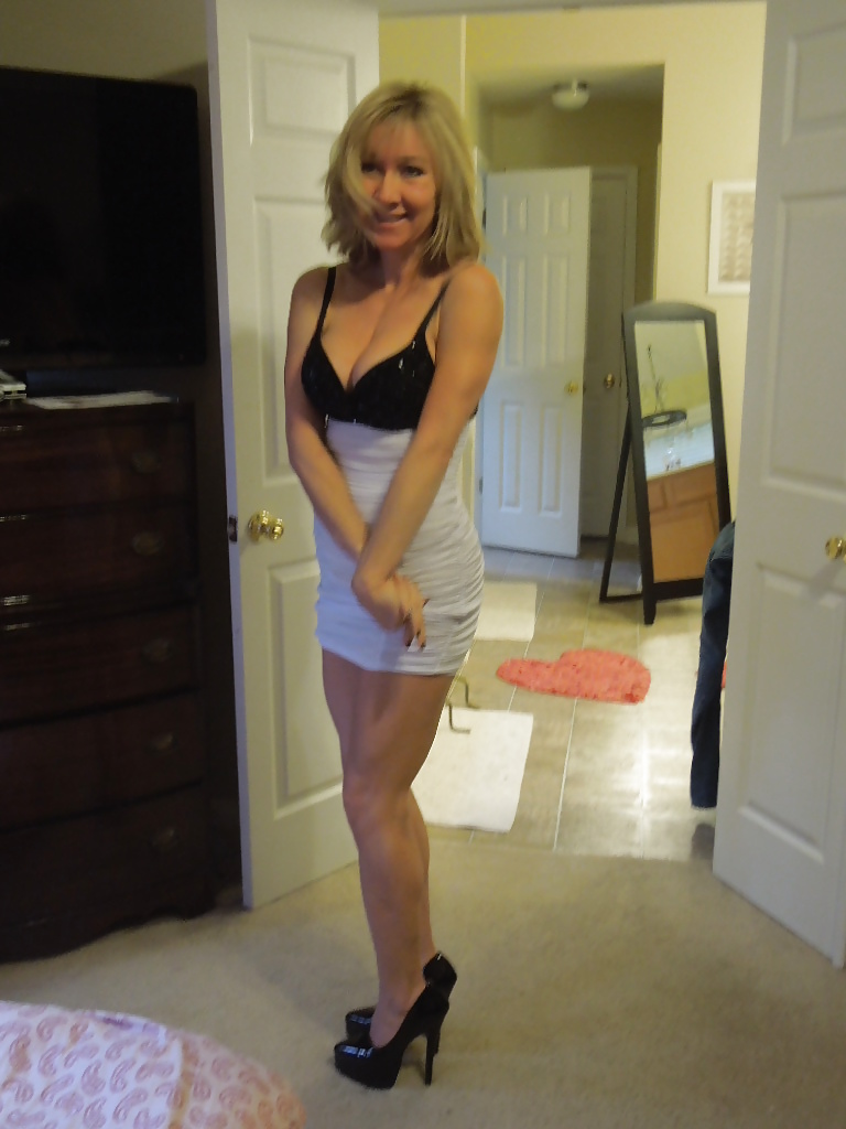 XXX Hot older lady