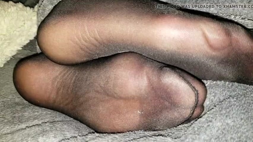 Wife pantyhose feet.- 5 Photos 