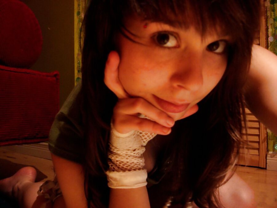 XXX Playing with dildo for her BF