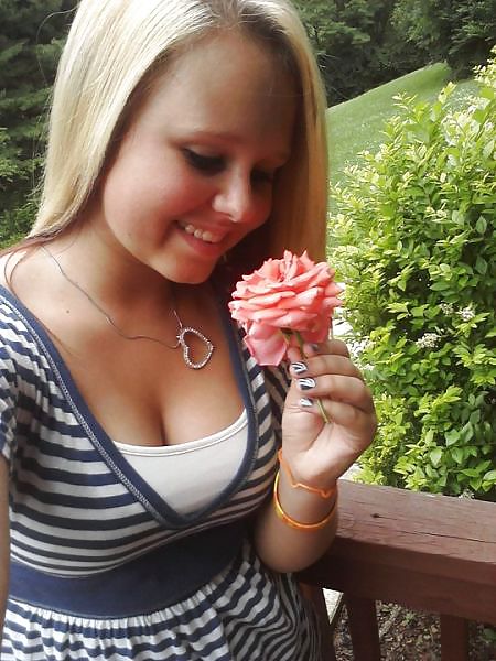 XXX Teen Cleavage - Dressed