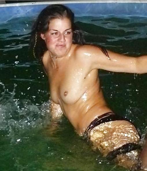 XXX Swimming Teens From,SmutDates