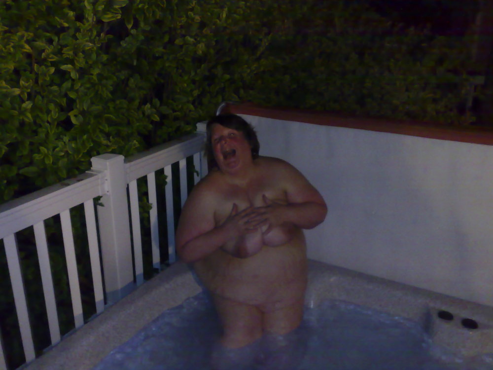 XXX Hot Tub Fun