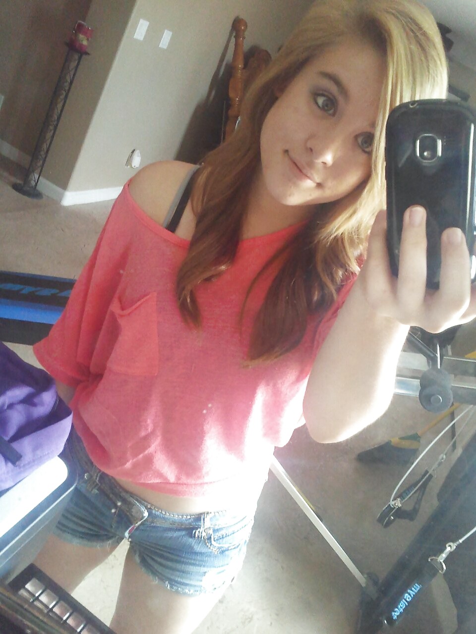 XXX Cute Teens Mirror Shots