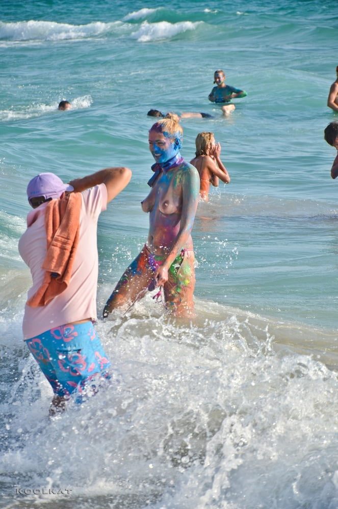 Beach Beauties - 100 Photos 