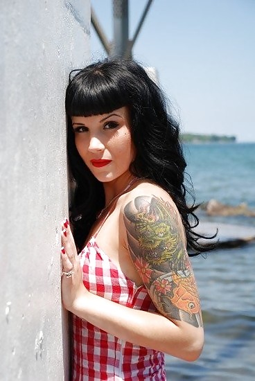 XXX tattooed hotties