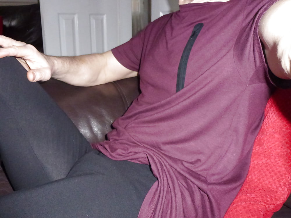 XXX Black leggings and wine coloured top
