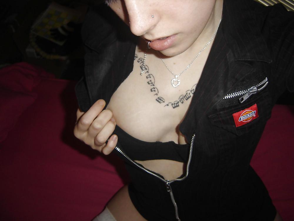 XXX HOT EMO AMATEUR GIRL...MMMHHH