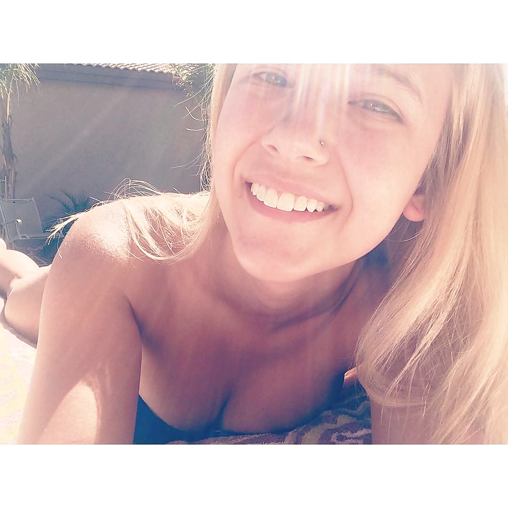 XXX Blonde College Party Girl
