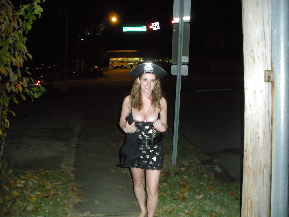 XXX Pirate girl