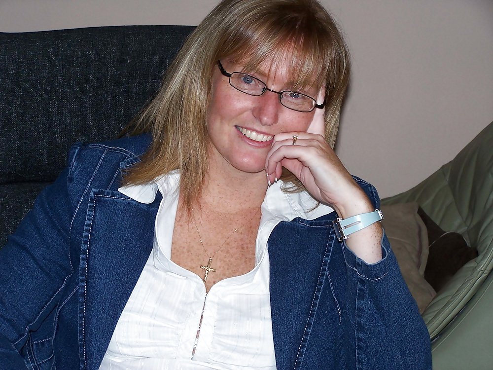 XXX Mary hot redhead prego